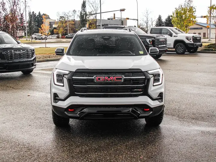 GMC Terrain 2027 photo 3