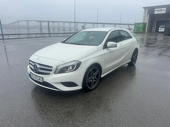 Mercedes-Benz A160 2013 photo 2