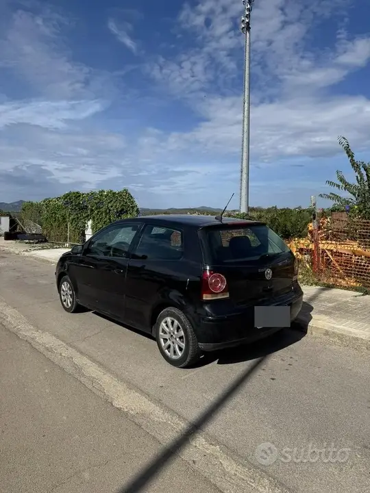 Volkswagen Polo 2006 photo 2