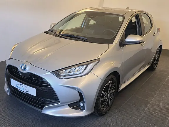 Toyota Yaris 2023 photo 3