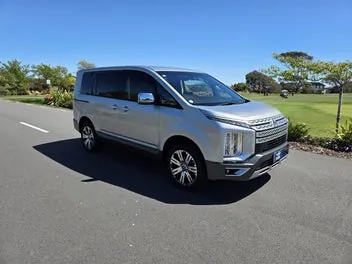 Mitsubishi Delica 2020 photo 2