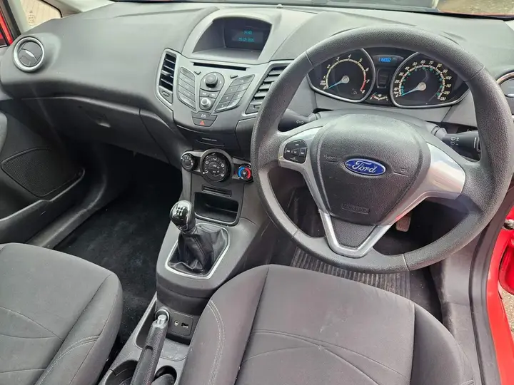 Ford Fiesta 2013 photo 3