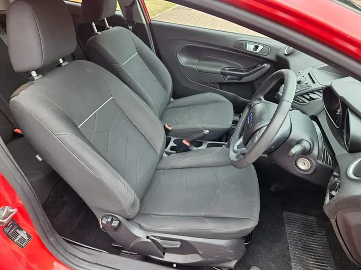 Ford Fiesta 2013 photo 4