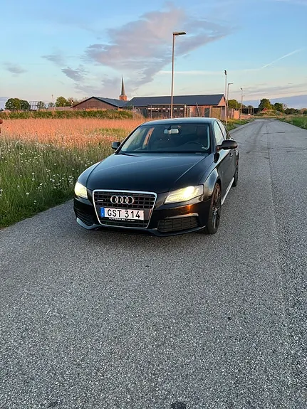 Audi A4 2010 photo 5