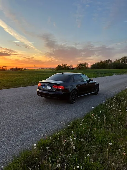 Audi A4 2010 photo 3