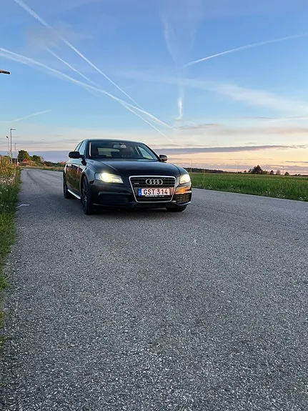 Audi A4 2010 photo 4