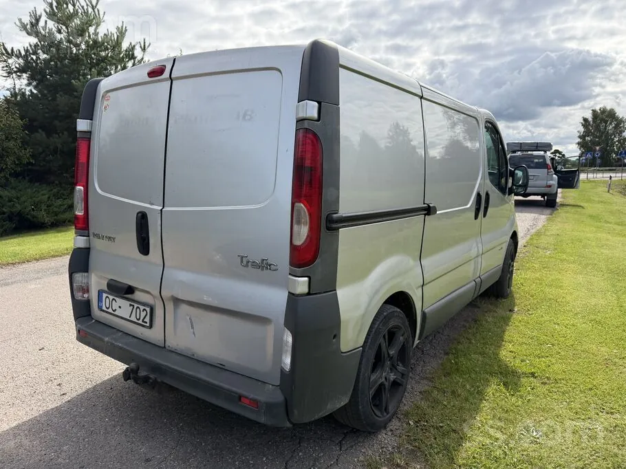 Renault Trafic 2011 photo 3