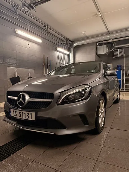 Mercedes-Benz A180 2016 photo 2