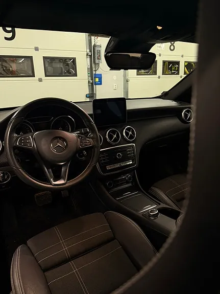Mercedes-Benz A180 2016 photo 5