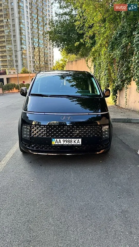 Hyundai Staria 2025 photo 2