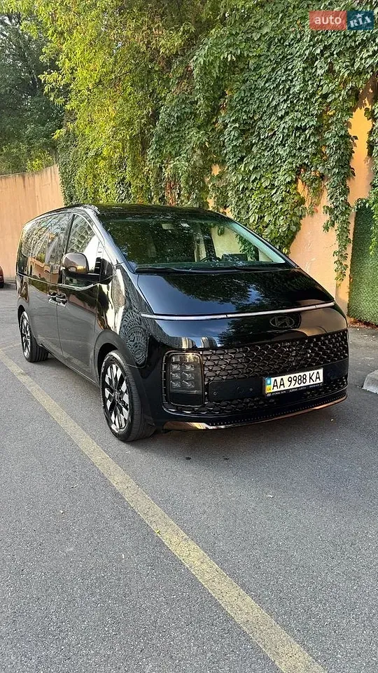Hyundai Staria