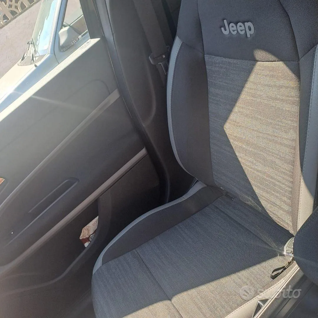 Jeep Avenger 2025 photo 2