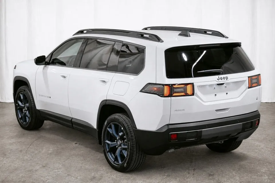 Jeep Cherokee 2026 photo 4