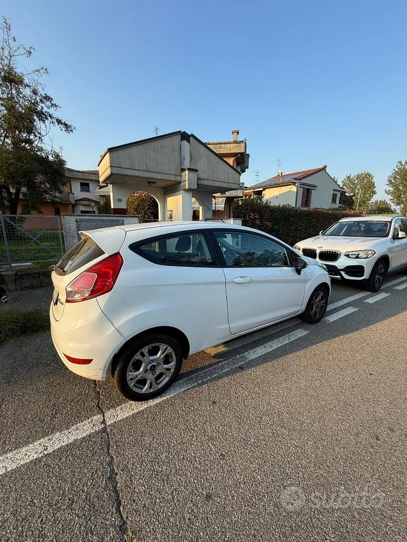 Ford Fiesta 2014 photo 3