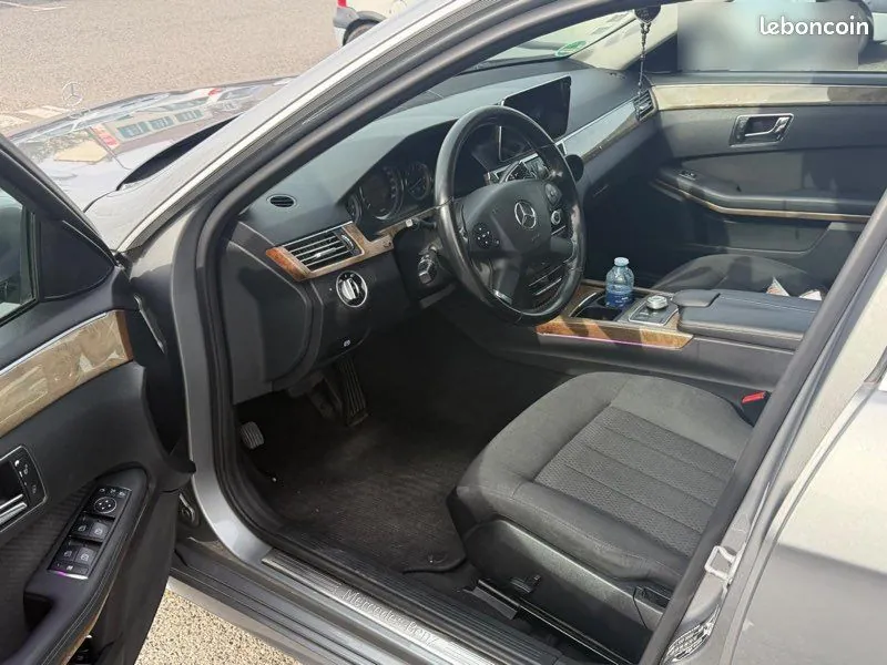 Mercedes-Benz E-Class 2011 photo 3