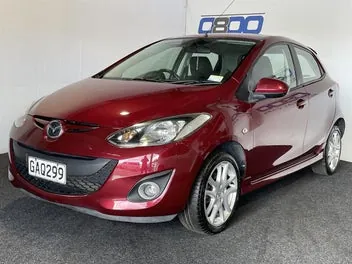 Mazda 2 2011 photo 4