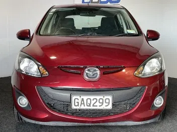Mazda 2 2011 photo 3