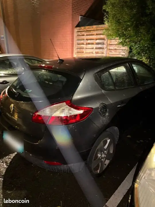 Renault Megane 2011 photo 2