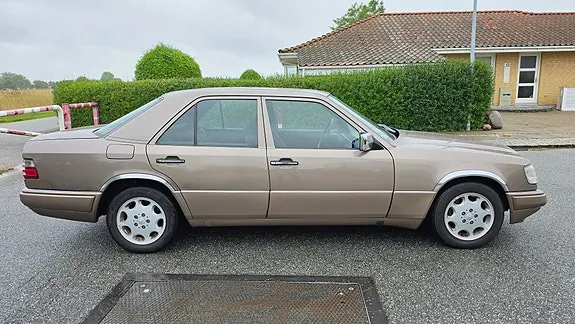Mercedes-Benz 260 E 1989 photo 2