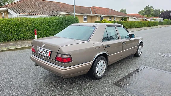 Mercedes-Benz 260 E 1989 photo 4