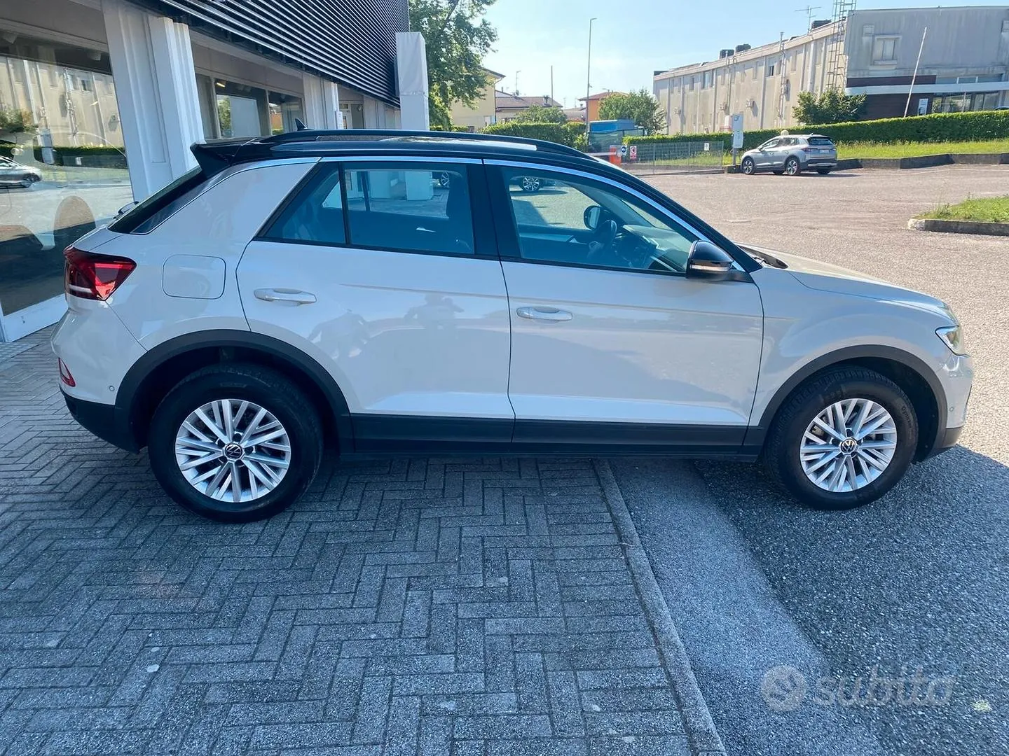 Volkswagen T-Roc 2023 photo 3