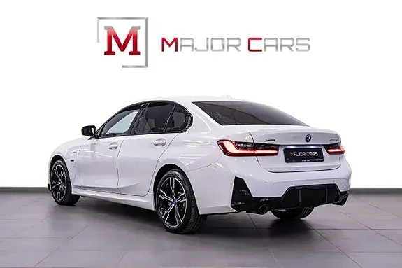 BMW 330E 2023 photo 4