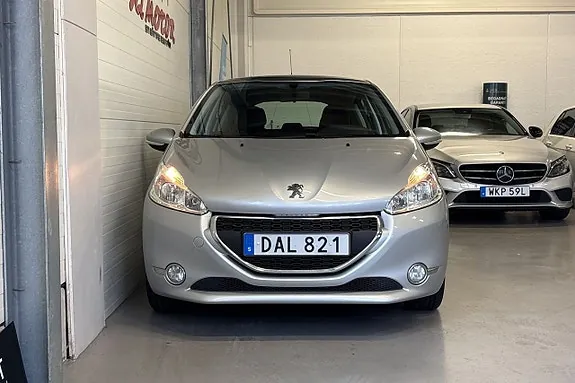 Peugeot 208 2014 photo 3