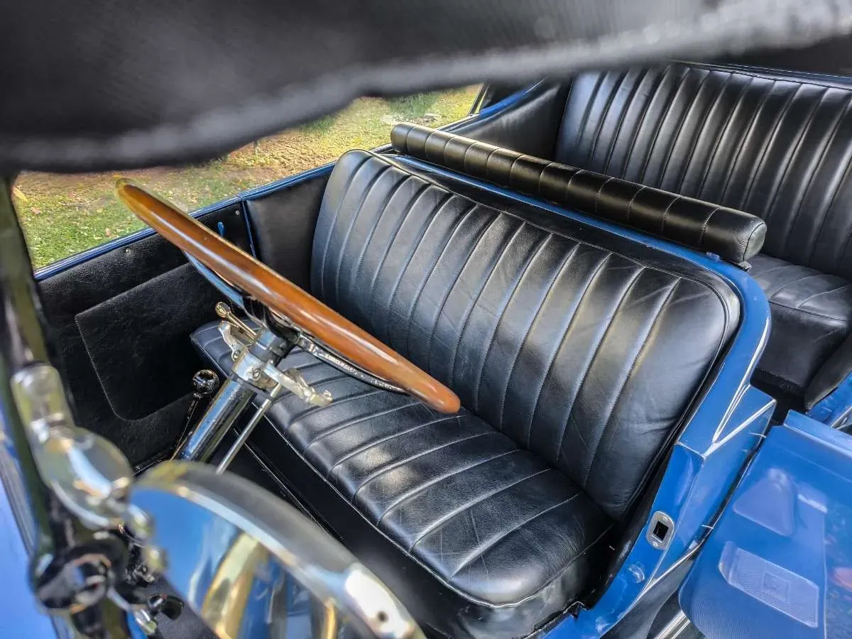 Ford Willys Overland Touring 1924 photo 2