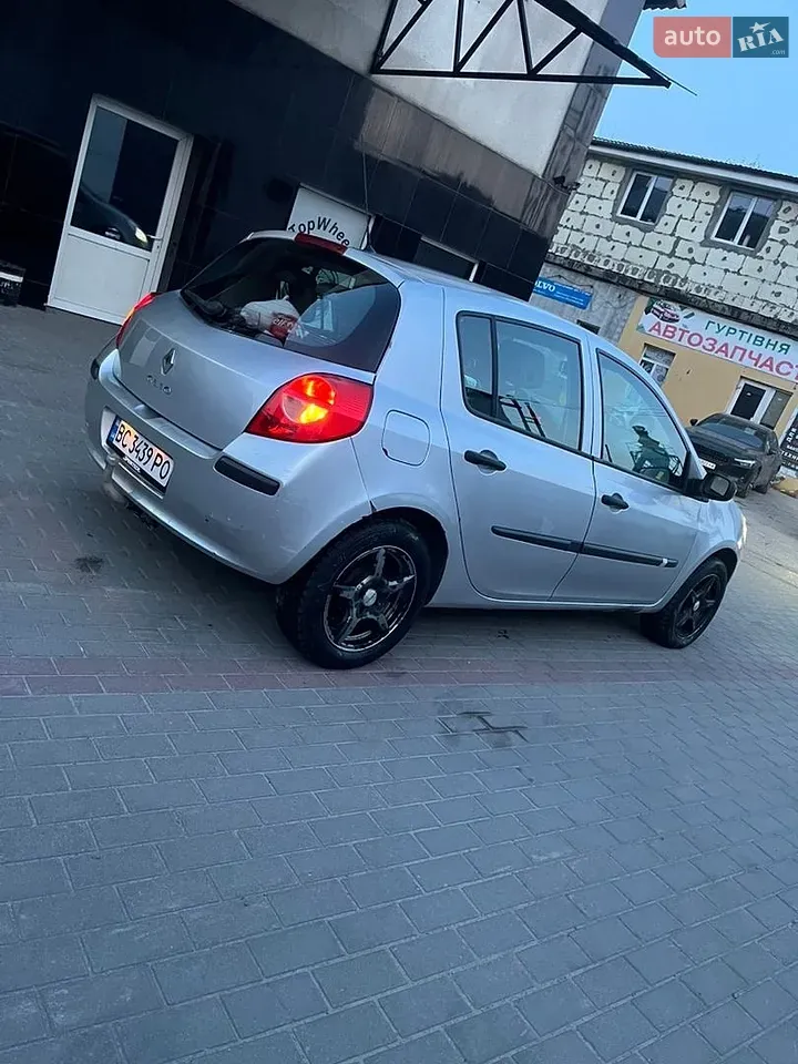 Renault Clio 2007 photo 3