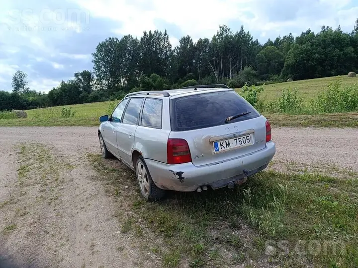 Audi A4 1998 photo 4