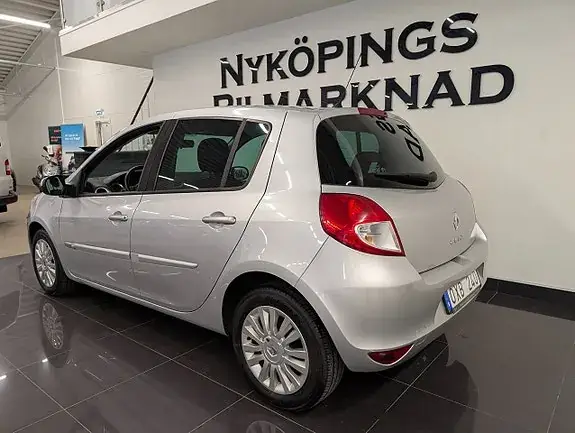 Renault Clio 2010 photo 3