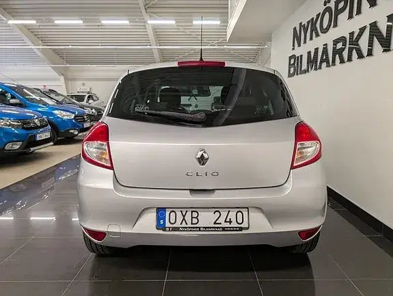 Renault Clio 2010 photo 4