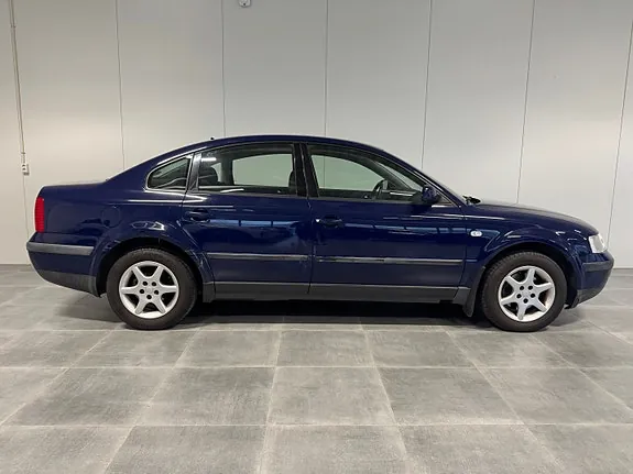 Volkswagen Passat 1999 photo 2