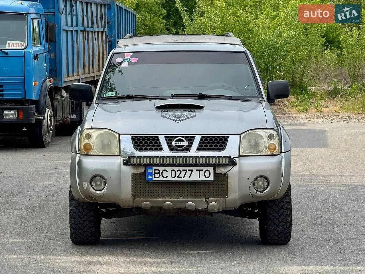 Nissan Pickup 2003 photo 2