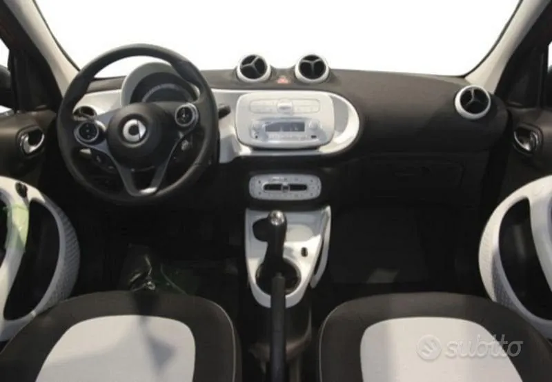 Smart Forfour 2019 photo 4