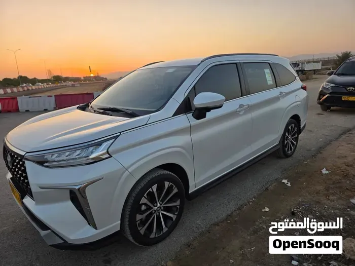 Toyota Veloz 2024 photo 4