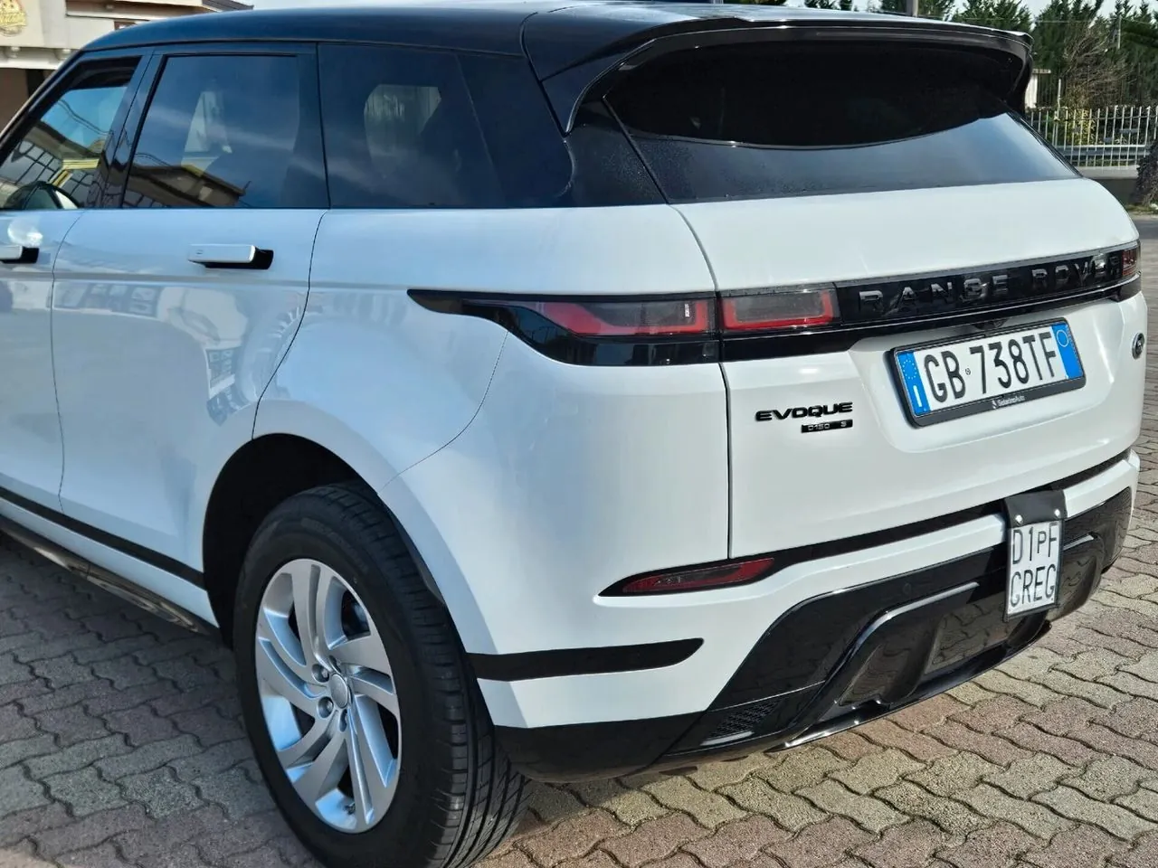 Land Rover Range Rover Evoque 2020 photo 2
