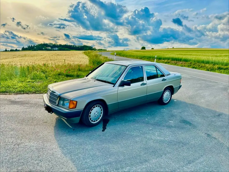 Mercedes-Benz 190E