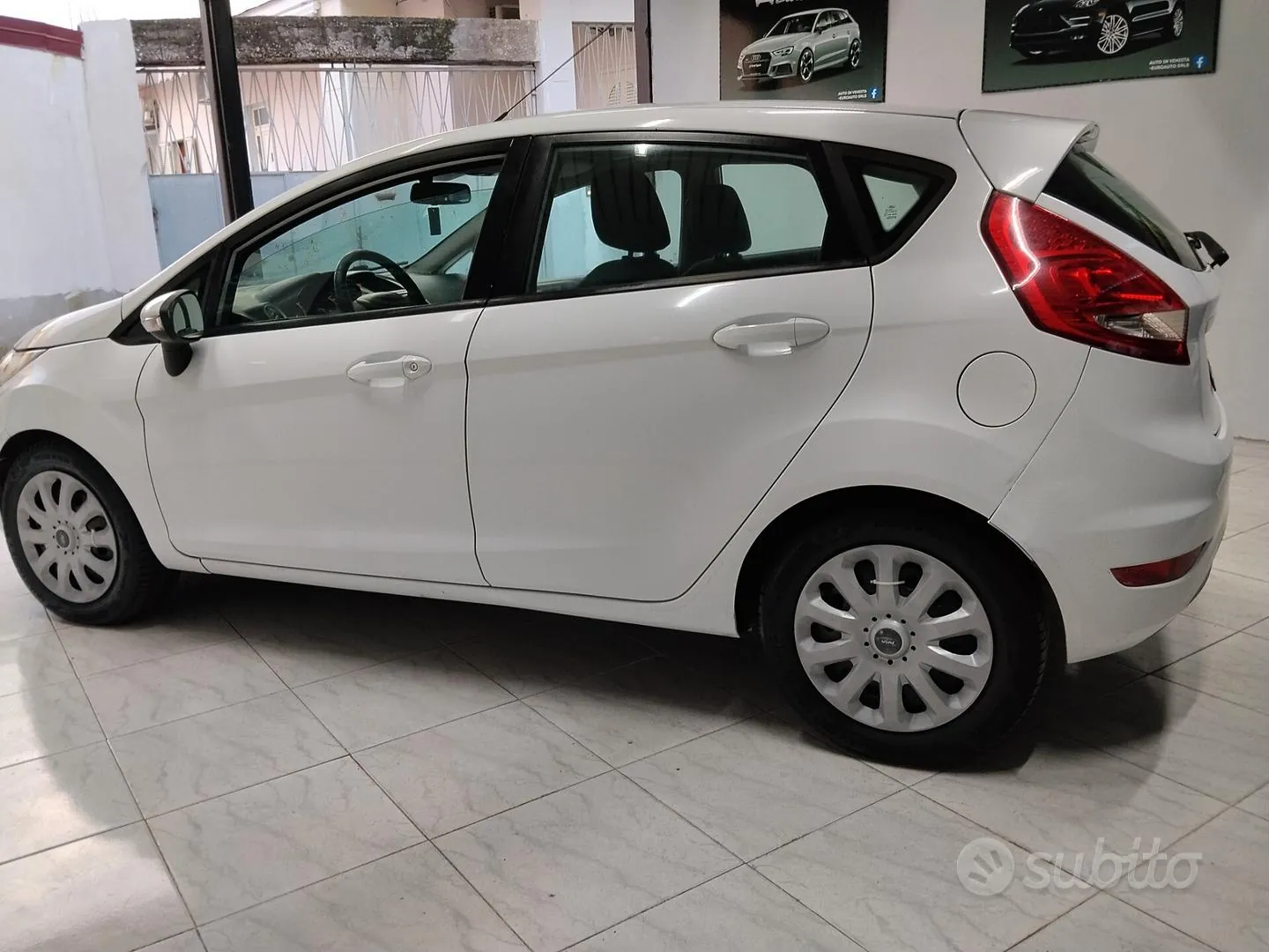 Ford Fiesta 2012 photo 2