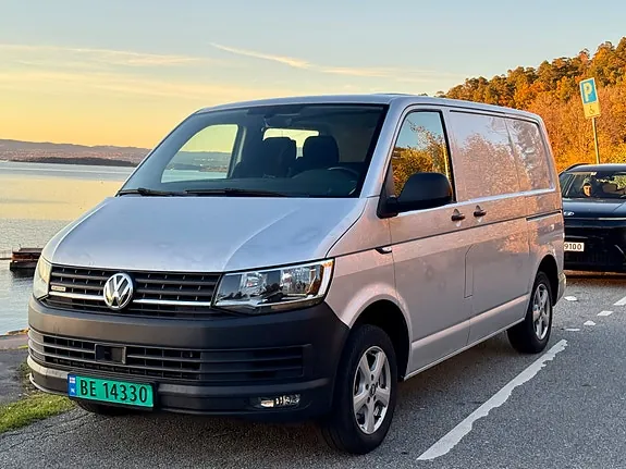 Volkswagen Transporter 2018 photo 2
