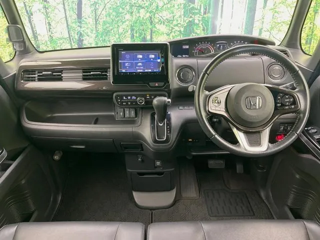 Honda N-Box 2019 photo 2