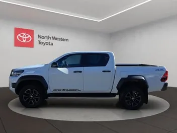 Toyota Hilux 2024 photo 5