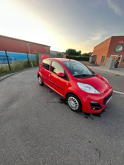 Peugeot 107 2013 photo 2