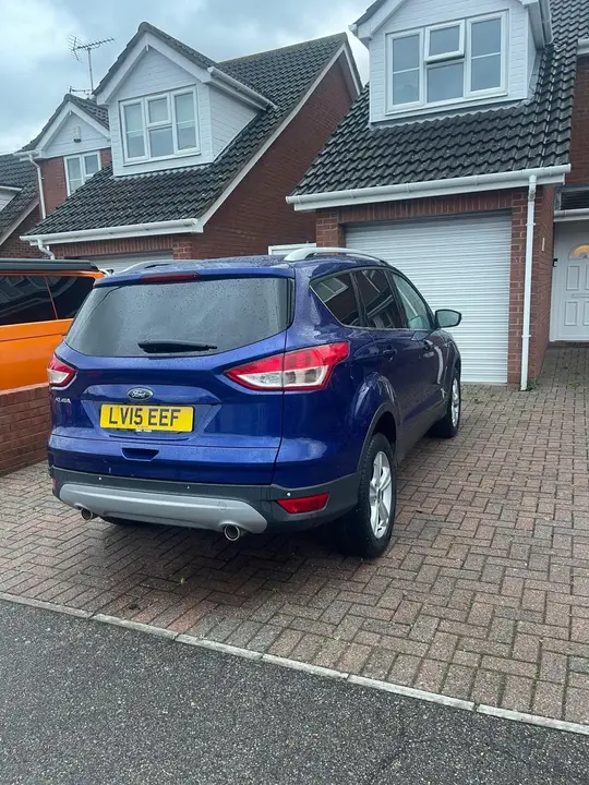 Ford Kuga 2015 photo 2