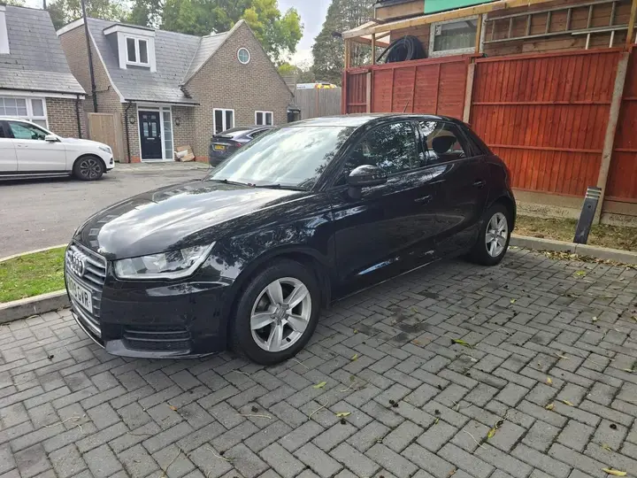 Audi A1 2018 photo 3