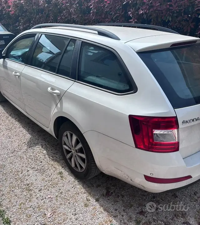 Skoda Octavia 2013 photo 2
