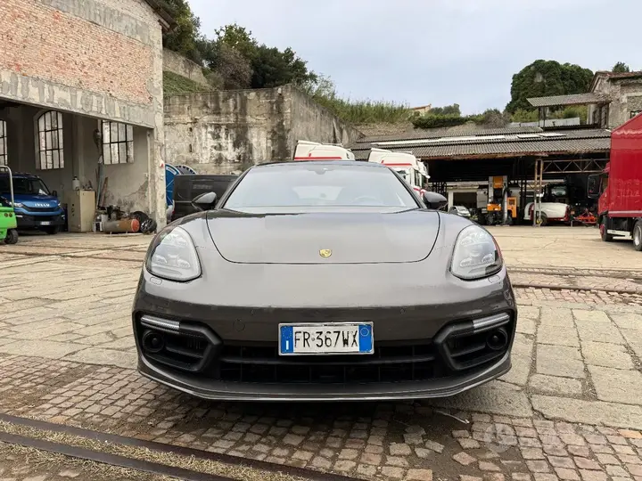 Porsche Panamera 2018 photo 3
