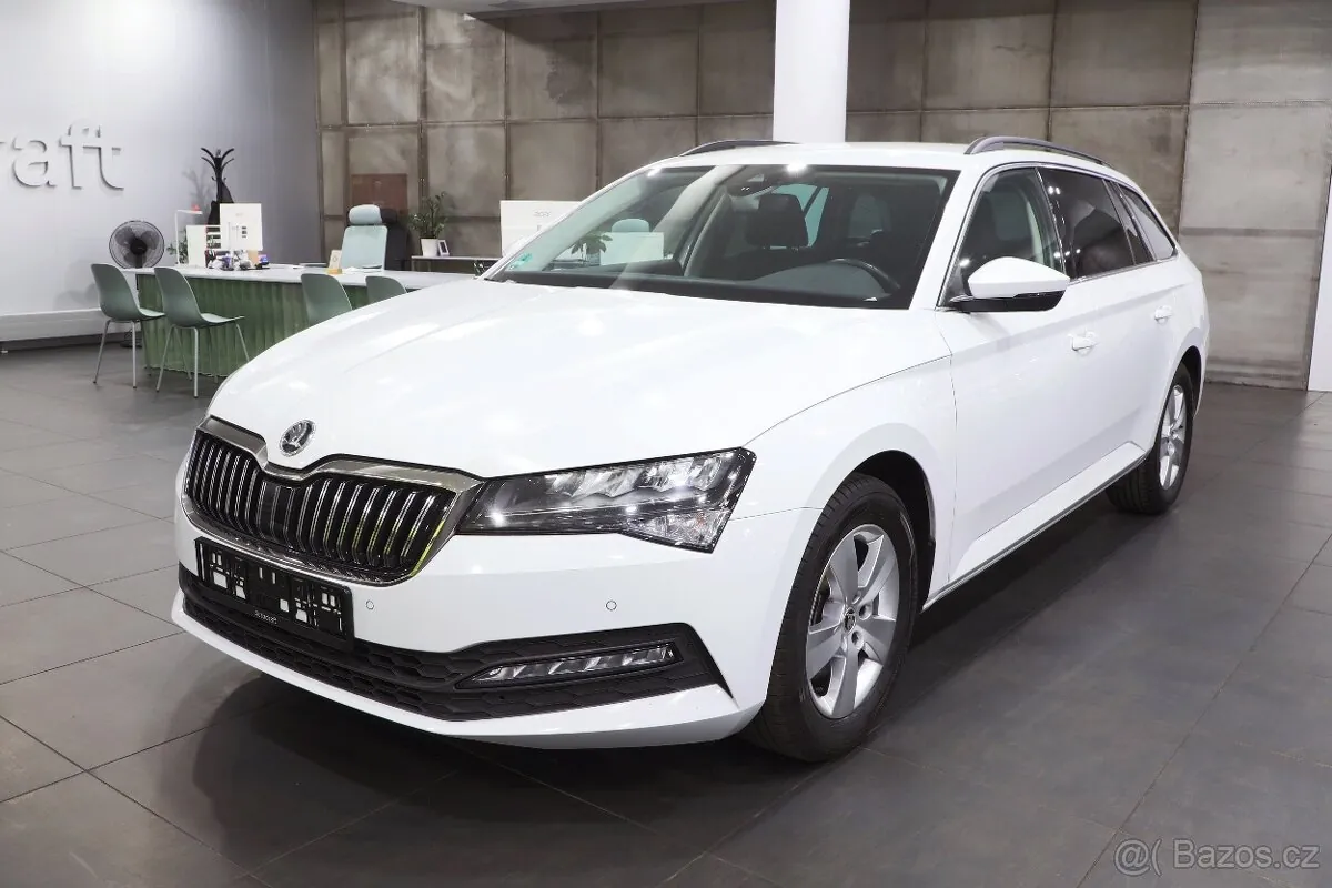 Skoda Superb 2023 photo 2
