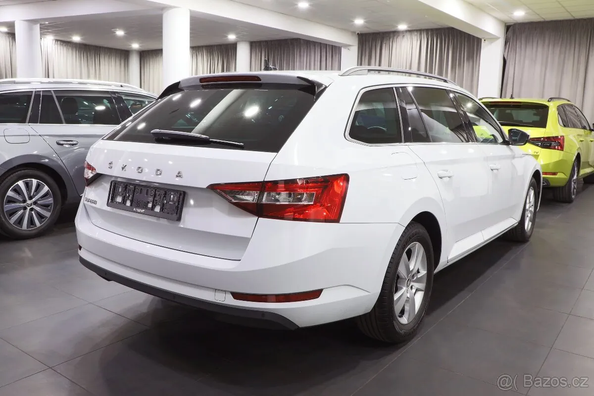 Skoda Superb 2023 photo 3