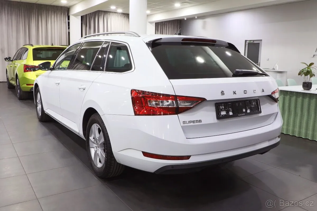 Skoda Superb 2023 photo 4